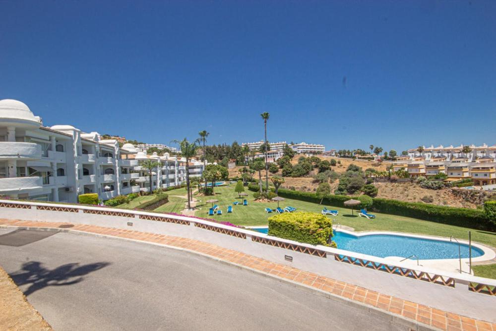 Wonderful 2 Bed Apartment With Stunning Sea Views Sitio de Calahonda Exterior photo