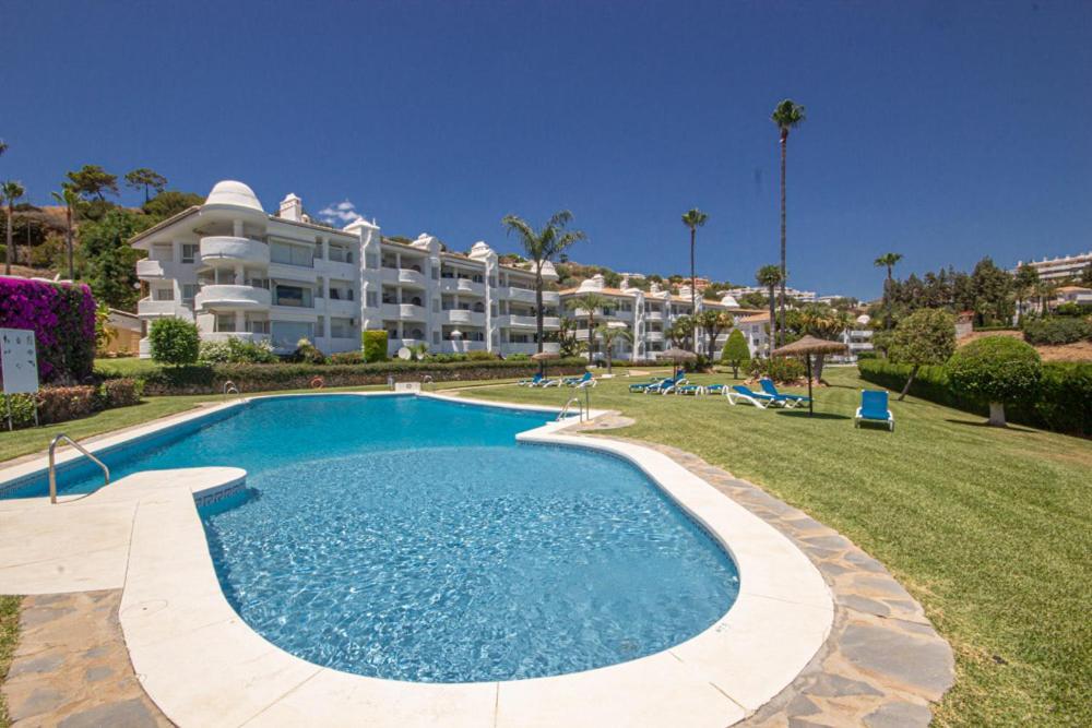 Wonderful 2 Bed Apartment With Stunning Sea Views Sitio de Calahonda Exterior photo