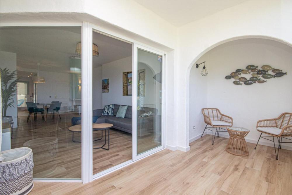 Wonderful 2 Bed Apartment With Stunning Sea Views Sitio de Calahonda Exterior photo